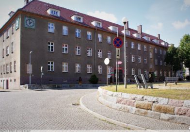 Dofinansowania dla osób z niepełnosprawnością w ramach programu „Aktywny samorząd” w 2026 roku Zdjęcie budynku Starostwa Powiatowego w Zgorzelcu