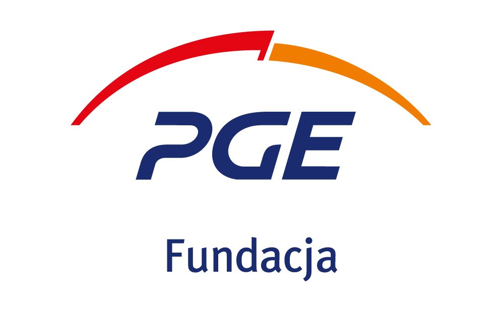 logo spółki, granatowy napis PGE FUNDACJA oraz czerwono-pomarańczowe półokręgi