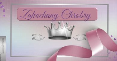 Napis: Zakochany Chrobry" srebrna korona oraz różowa wstążka.